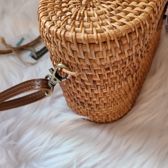 Rattan hand crafted Crossbody - Picture 12 of 13